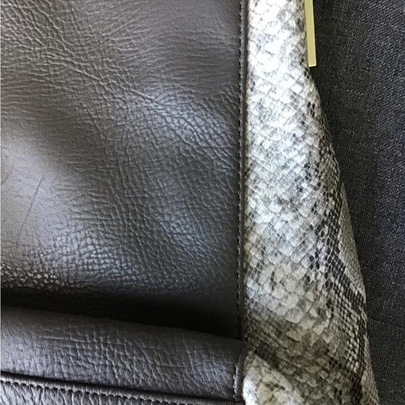 Olivia and joy gray tote bag - Picture 3 of 6